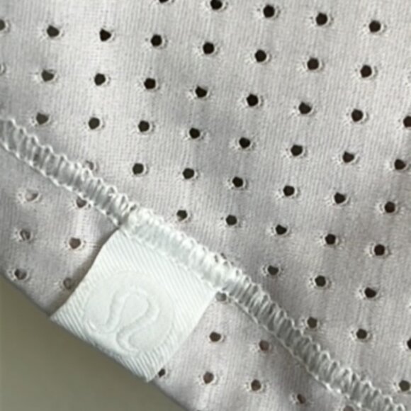 Lululemon Var-City Tee White Mesh Reflective Size 6 Retail $68 - Picture 5 of 6